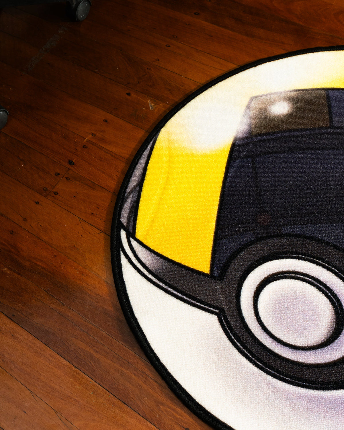 Ultra Ball round rug close up on the printed surface